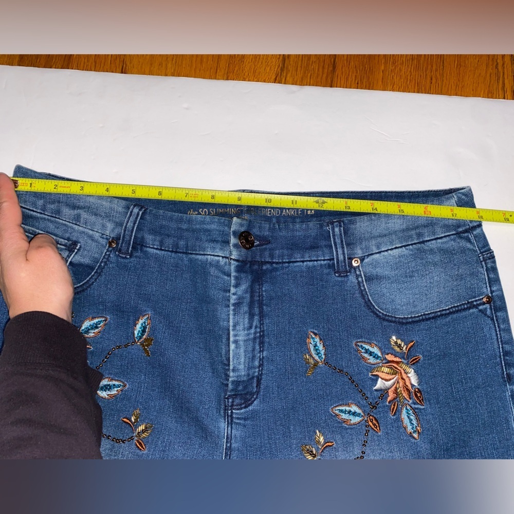 Chico’s So Slimming Floral Embellished Girlfriend Ankle Jeans Size 2.5 (US 14) - Picture 15 of 15